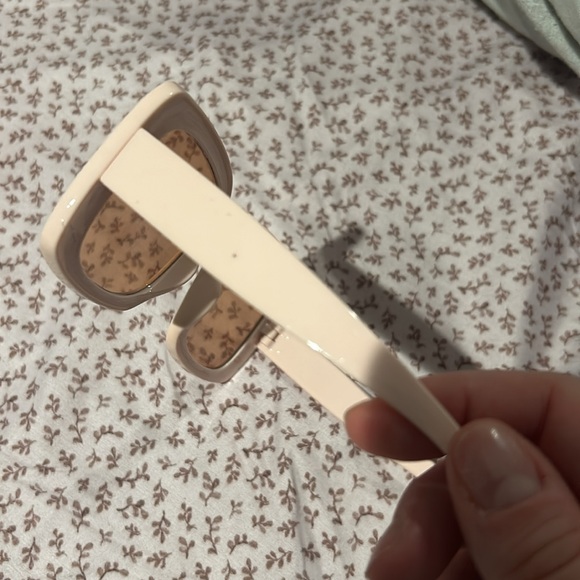 Sunglasses - Picture 3 of 4